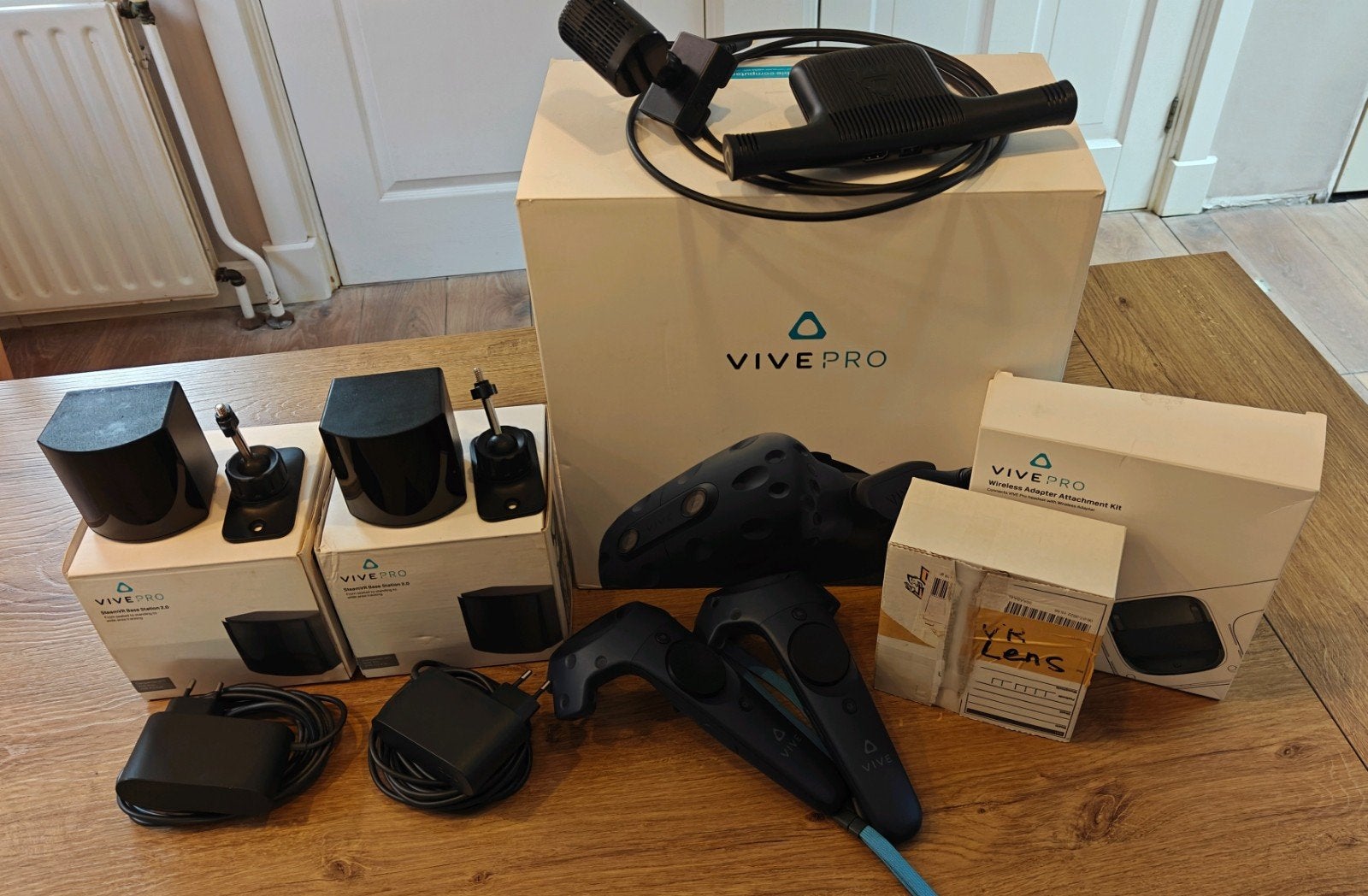HTC Vive Pro Full Kit + lens mod met Wireless Adapter, Spelcomputers en Games, Ophalen of Verzenden, Zo goed als nieuw, VR-bril