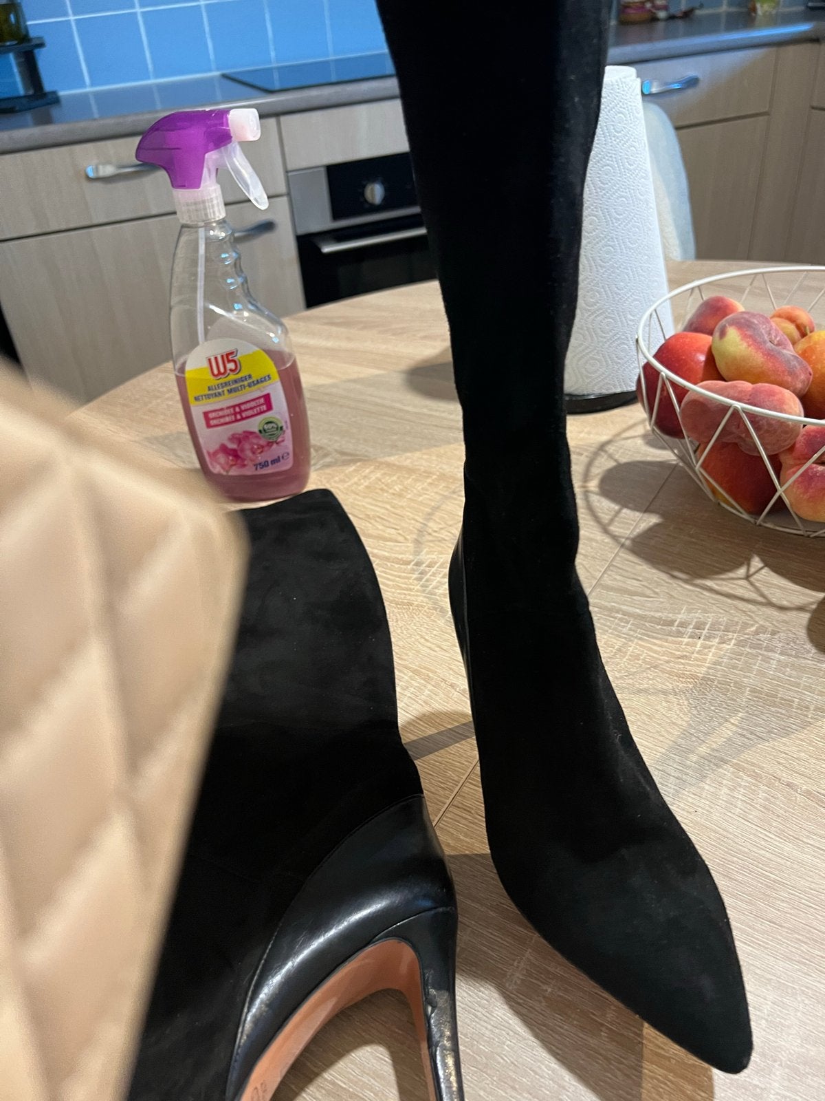 Manfield Zwarte Suède Overknee Laarzen Maat 37, Kleding | Dames, Ophalen of Verzenden, Zo goed als nieuw, Zwart, Hoge laarzen