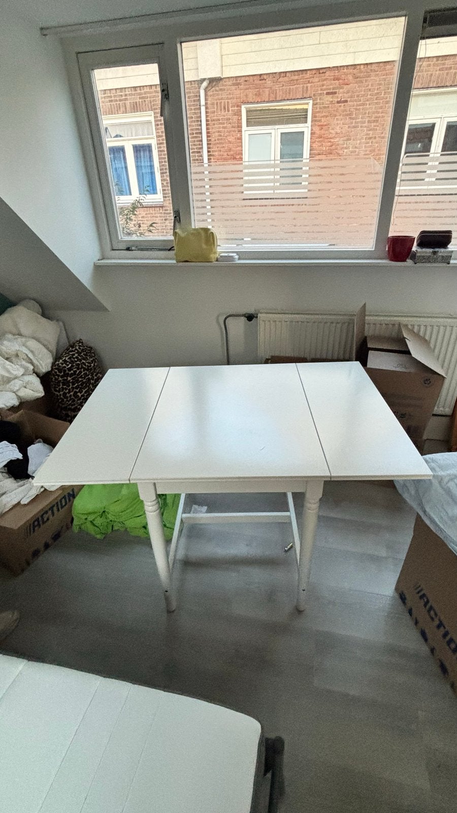 IKEA uitklapbaar bureau - wit en compact, Huis en Inrichting, Ophalen, Gebruikt, 50 tot 100 cm, 100 tot 150 cm