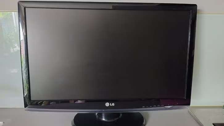 LG Flatron W2753VC-PF Monitor - 27 inch Full HD, Gaming, Draaibaar, IPS, Full HD