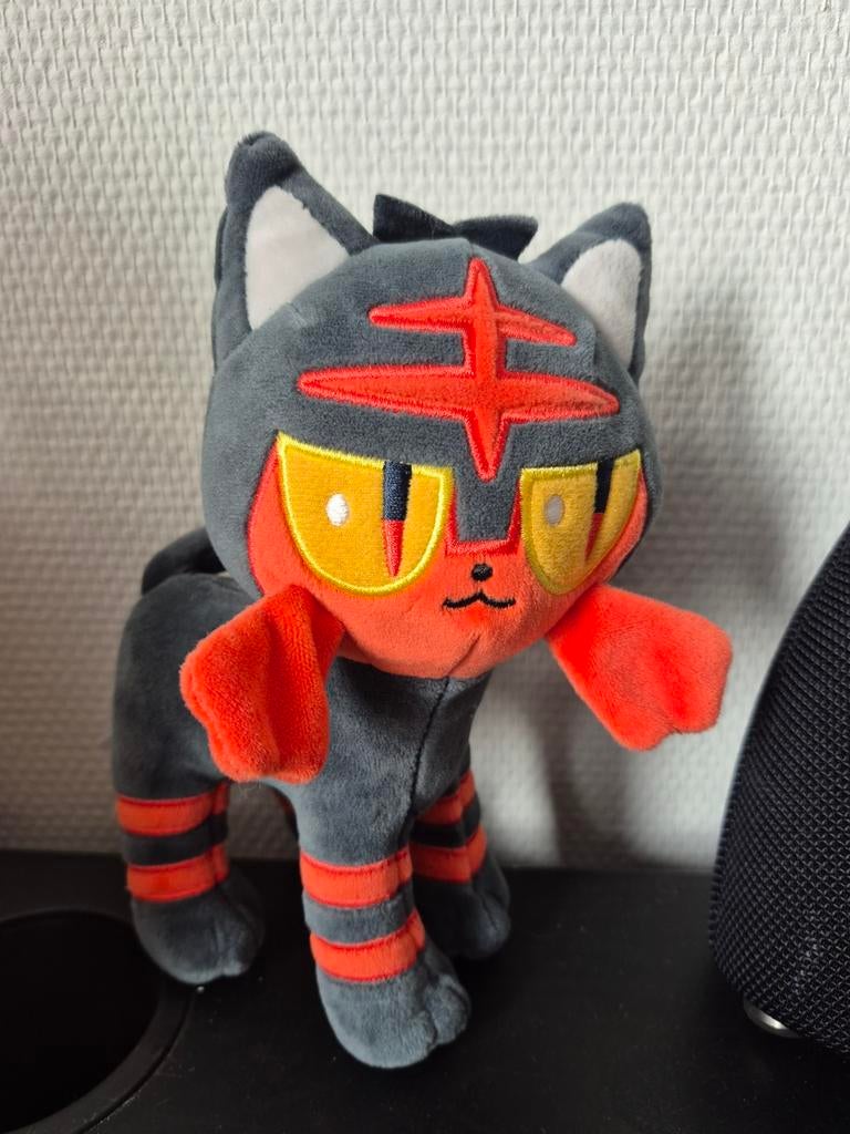 Pokémon Litten knuffel - Zo goed als nieuw, Kinderen en Baby's, Speelgoed | Knuffels en Pluche, Ophalen of Verzenden, Kat, Meerkleurig