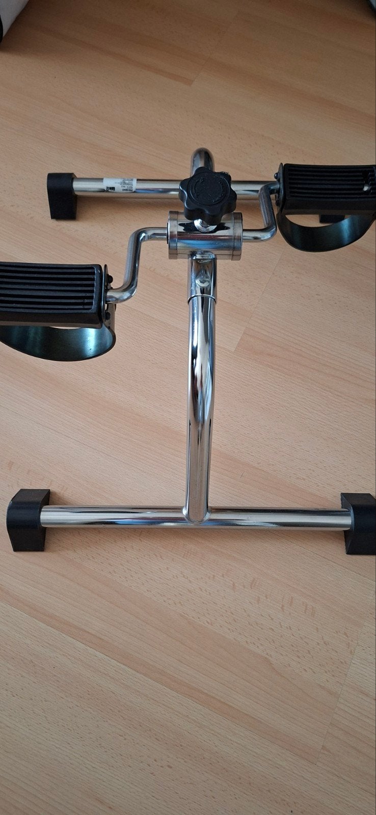 Compacte Stoelfiets / Pedaltrainer - Ideaal voor Thuis, Sport en Fitness, Fitnessapparatuur, Ophalen, Gebruikt, Metaal, Stoelfiets