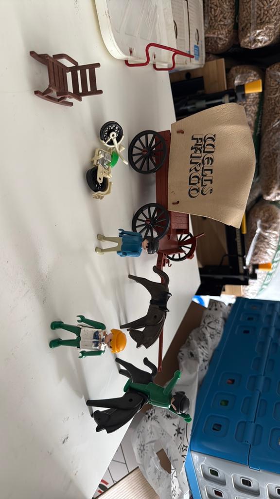 Playmobil set met huifkar en diverse figuren, Ophalen of Verzenden, Gebruikt