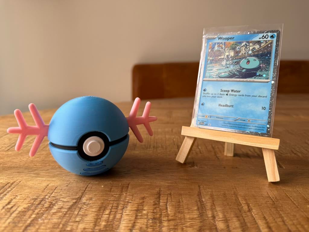 Wooper pokemon kaart + standaard + pokeball, Ophalen of Verzenden, Nieuw, Losse kaart, Foil