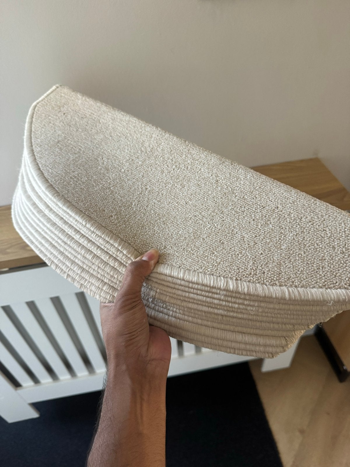 Set van 13 crèmekleurige halvemaanvormige trapmatten, Huis en Inrichting, Stoffering | Tapijten en Kleden, Ophalen, Minder dan 50 cm