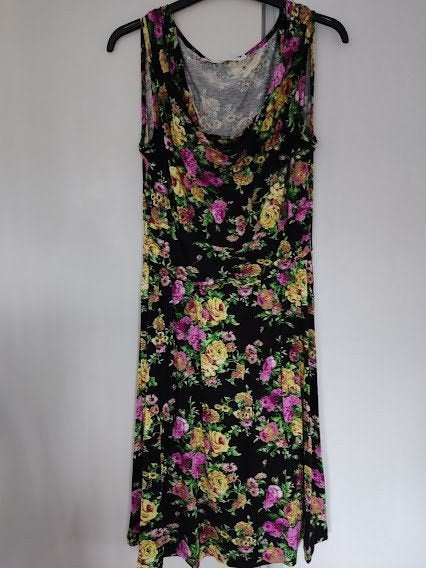 Zoï dames jurk zwart met gele & roze bloemen, Maat 38/40 (M), Zwart, Ophalen of Verzenden, Zo goed als nieuw