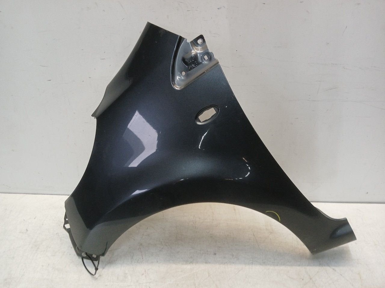 Spatbord links voor Peugeot 107, Auto-onderdelen, Carrosserie en Plaatwerk, Onderdelen@venauto.nl, Van der Ven Autorecycling B.V.