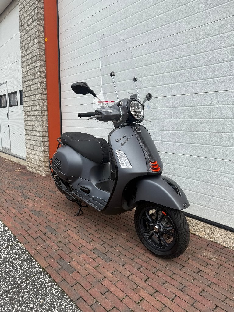 Vespa GTS 300 HPE SuperSport BJ: 2023 12 Mnd. garantie, Scooter, Bedrijf, Minimaal motorrijbewijs A2, Automaat