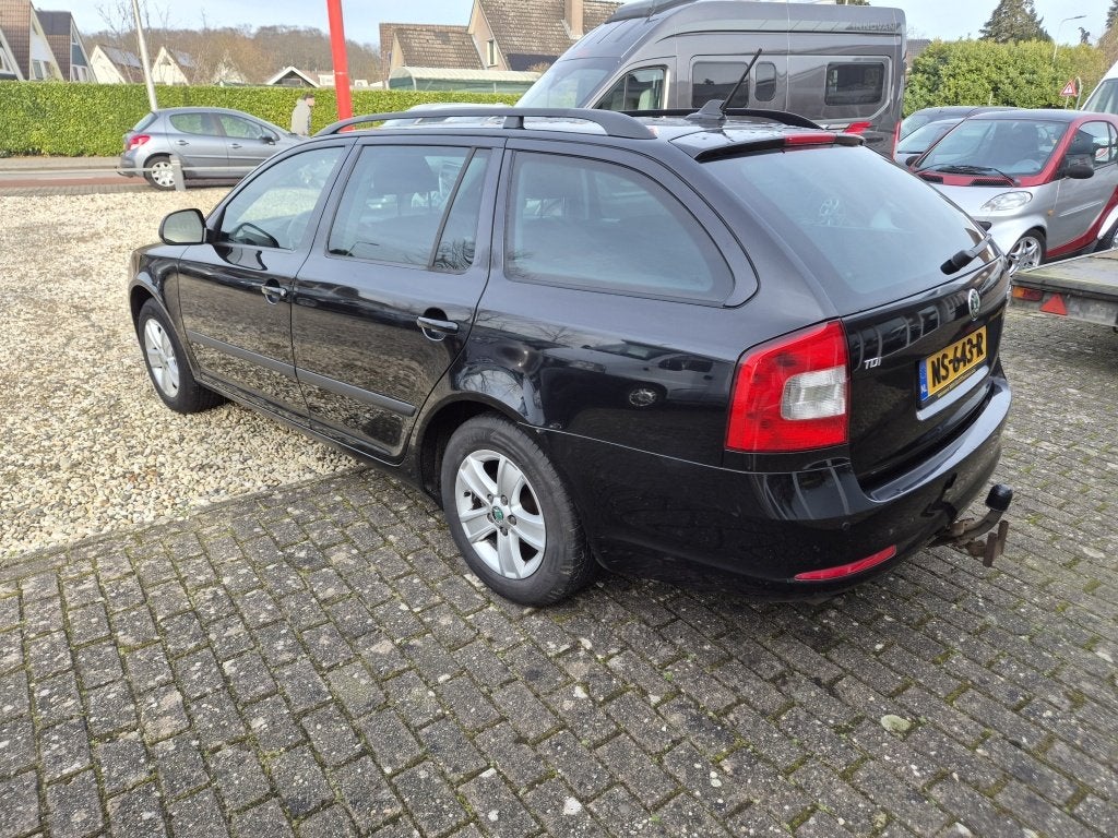 Skoda Octavia Combi, trekhaak 1.6 TDI Greent.Eleg., Auto's, Voorwielaandrijving, Euro 5, Gebruikt, 4 cilinders