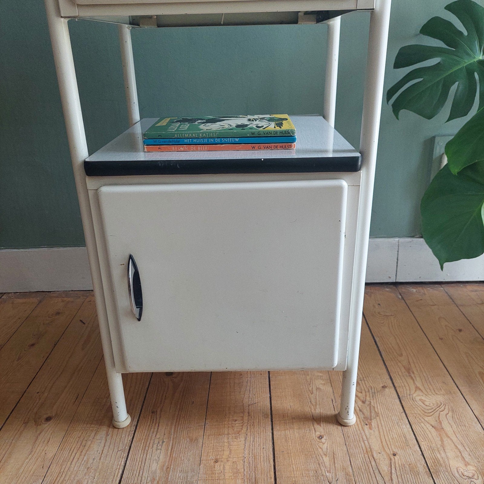 Lucky Vintage origineel Frans industrieel ziekenhuis kastje, Huis en Inrichting, Gebruikt, Minder dan 45 cm, ., Ophalen of Verzenden