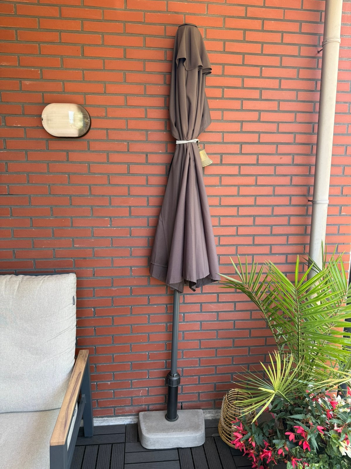 Balkon parasol antraciet is knikbaar, Ophalen, Kantelbaar, 2 tot 3 meter, Zo goed als nieuw