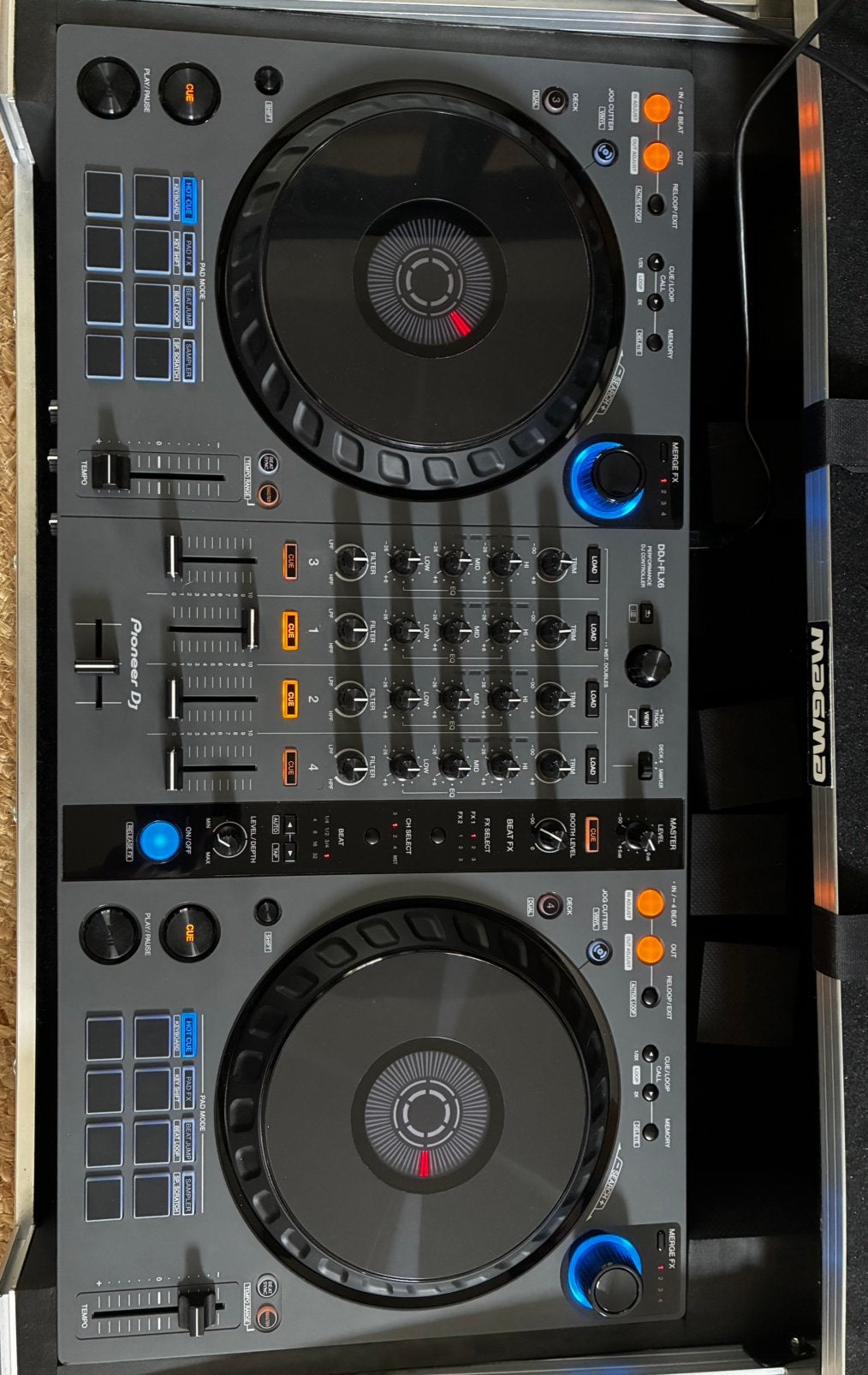 Pioneer DDJ-FLX-6 + case (Magma dj workstation DDJ-GRV6), Ophalen, Zo goed als nieuw, Pioneer