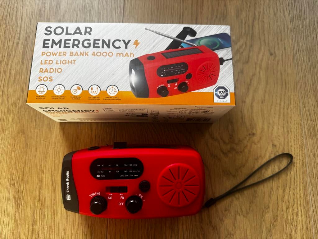 Noodradio met zonne-energie, powerbank en LED-licht, Ophalen of Verzenden, Nieuw, Radio