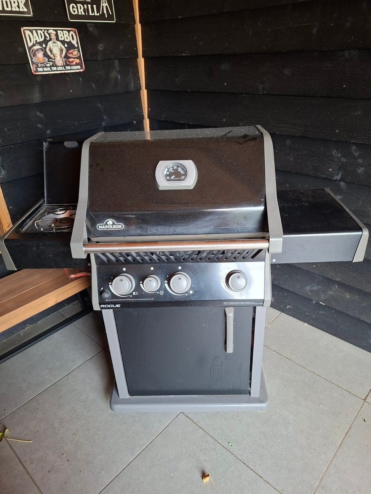 Napoleon Rogue 425 gas bbq met zijbrander, Tuin en Terras, Gasbarbecues, Gebruikt, Ophalen