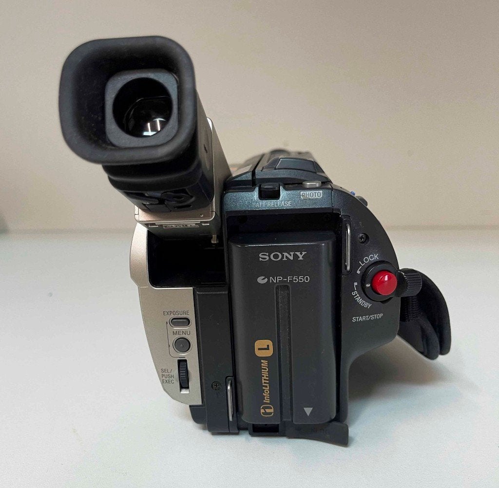 Foto 11 van SONY CCD-TR918E Serie 1013928