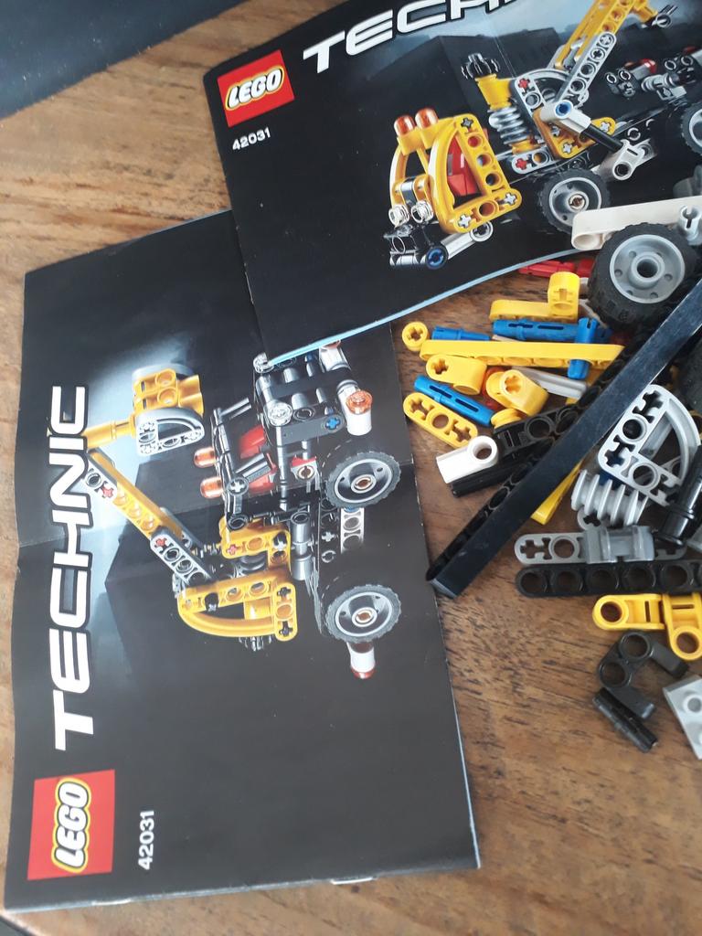Lego technic 42031, Ophalen, Lego, Zo goed als nieuw, Complete set