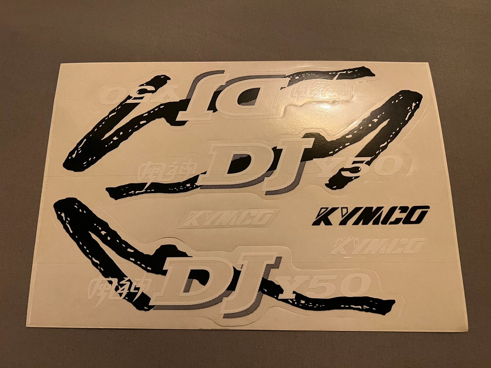 Kymco dj stickerset nos, Ophalen