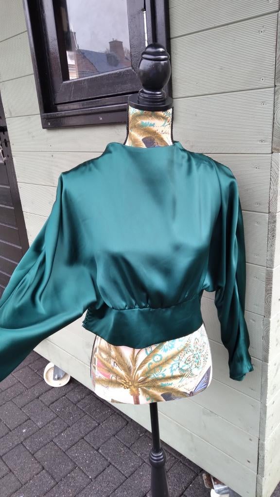 Zara top groen satijnen cropped blouse XL, Kleding | Dames, Verzenden, Zara, Maat 46/48 (XL) of groter, Nieuw