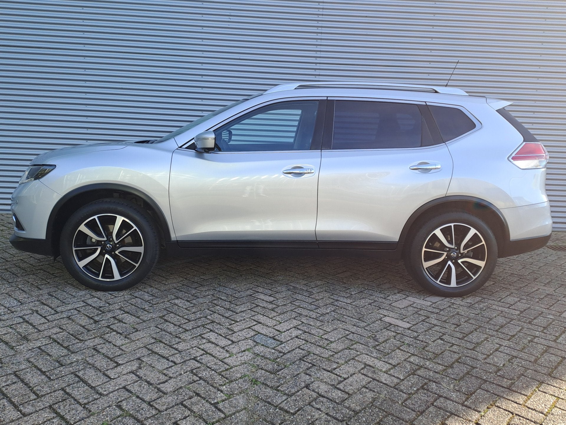 Nissan X-Trail 1.6 DIG-T N-Connecta 7p. | 7 Persoons | Trekh, 12 maanden, Euro 6, 4 cilinders, 7 stoelen