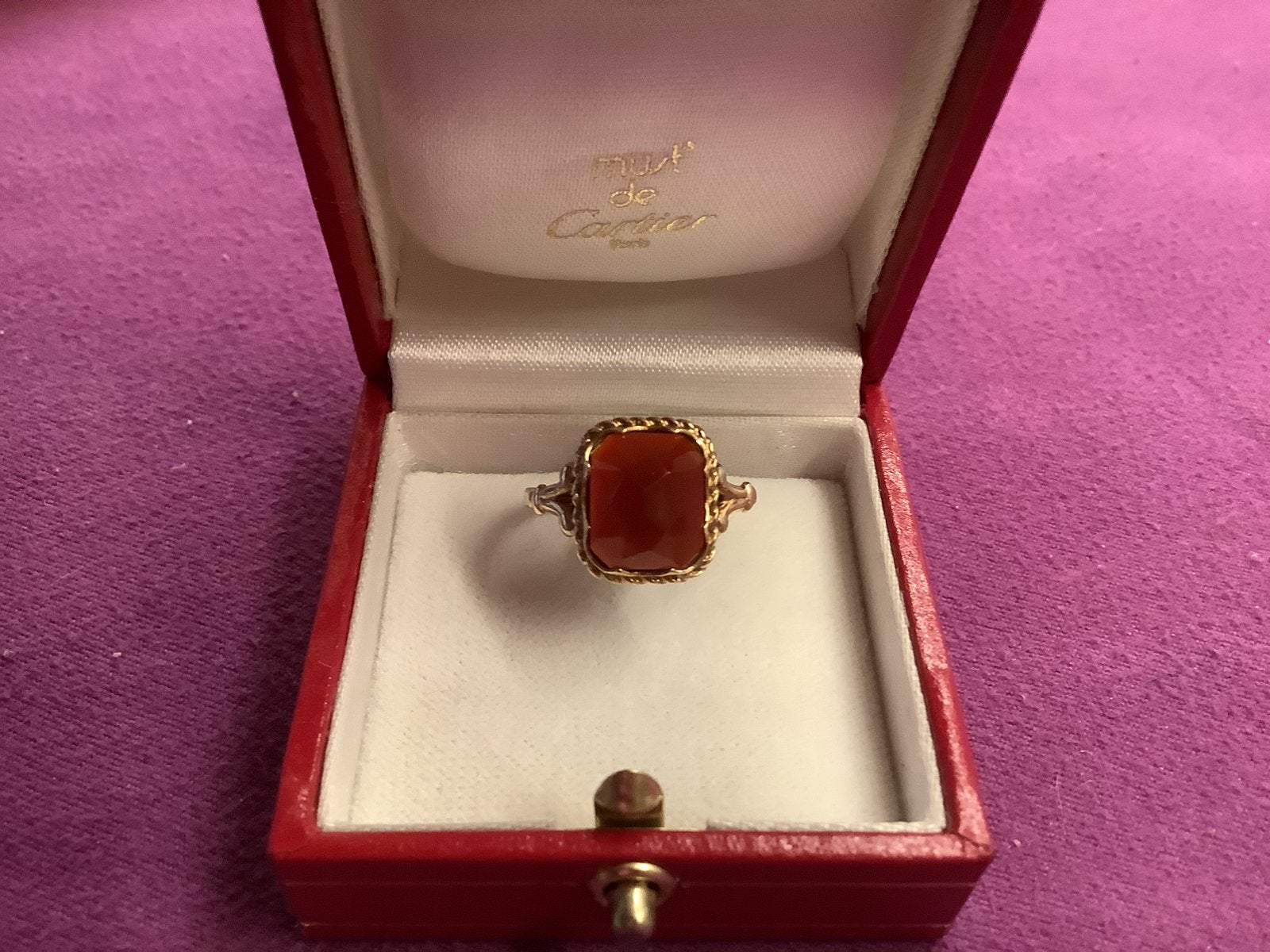 Zeer mooie 14 kr Dames ring met geslepen carneool 17 17/5, Sieraden, Tassen en Uiterlijk, Ringen, Verzenden, Zo goed als nieuw