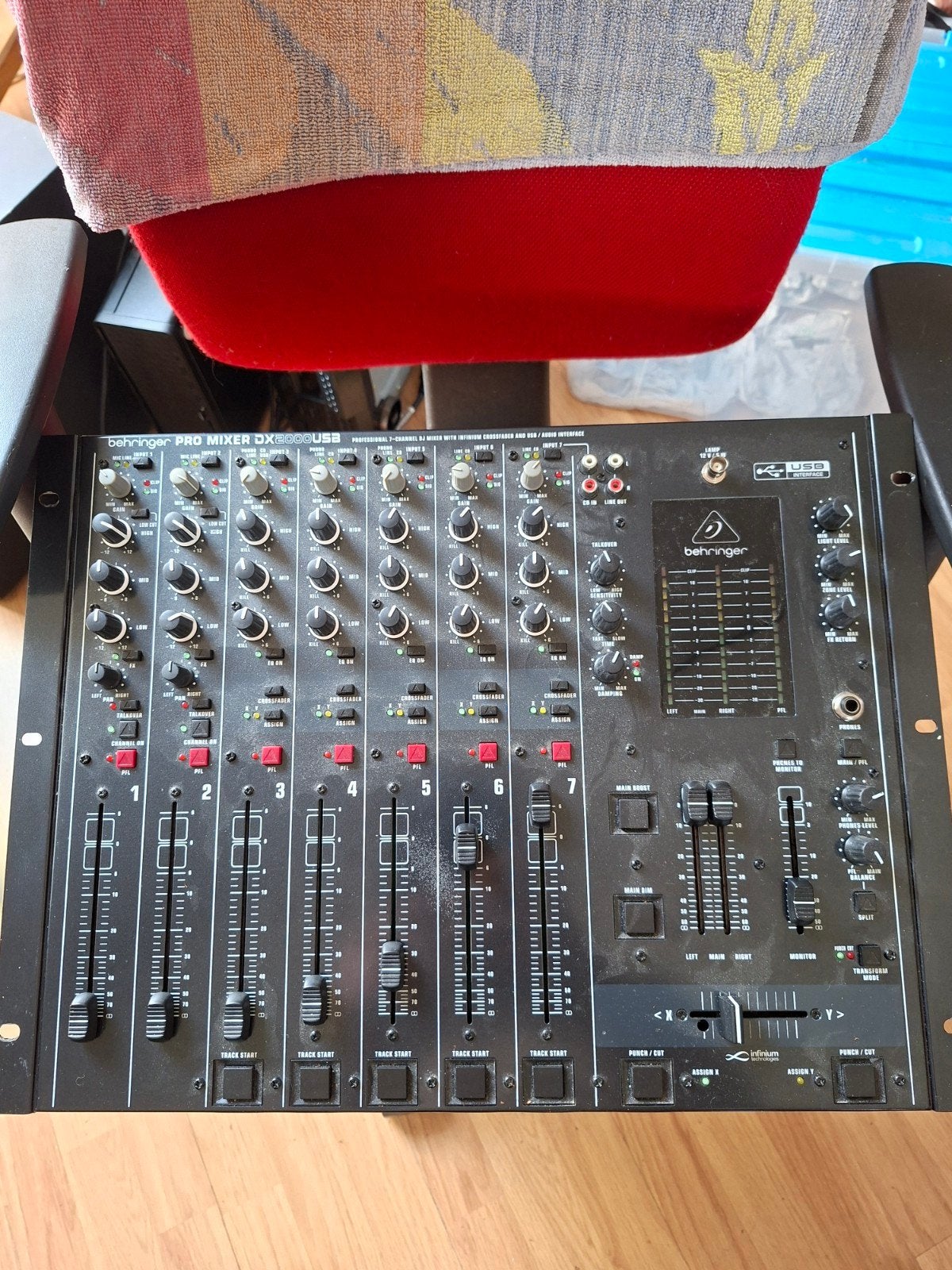 Behringer PRO MIXER DX2000USB DJ Mixer, Muziek en Instrumenten, Mengpanelen, Gebruikt, 5 tot 10 kanalen, Microfooningang, Ophalen of Verzenden