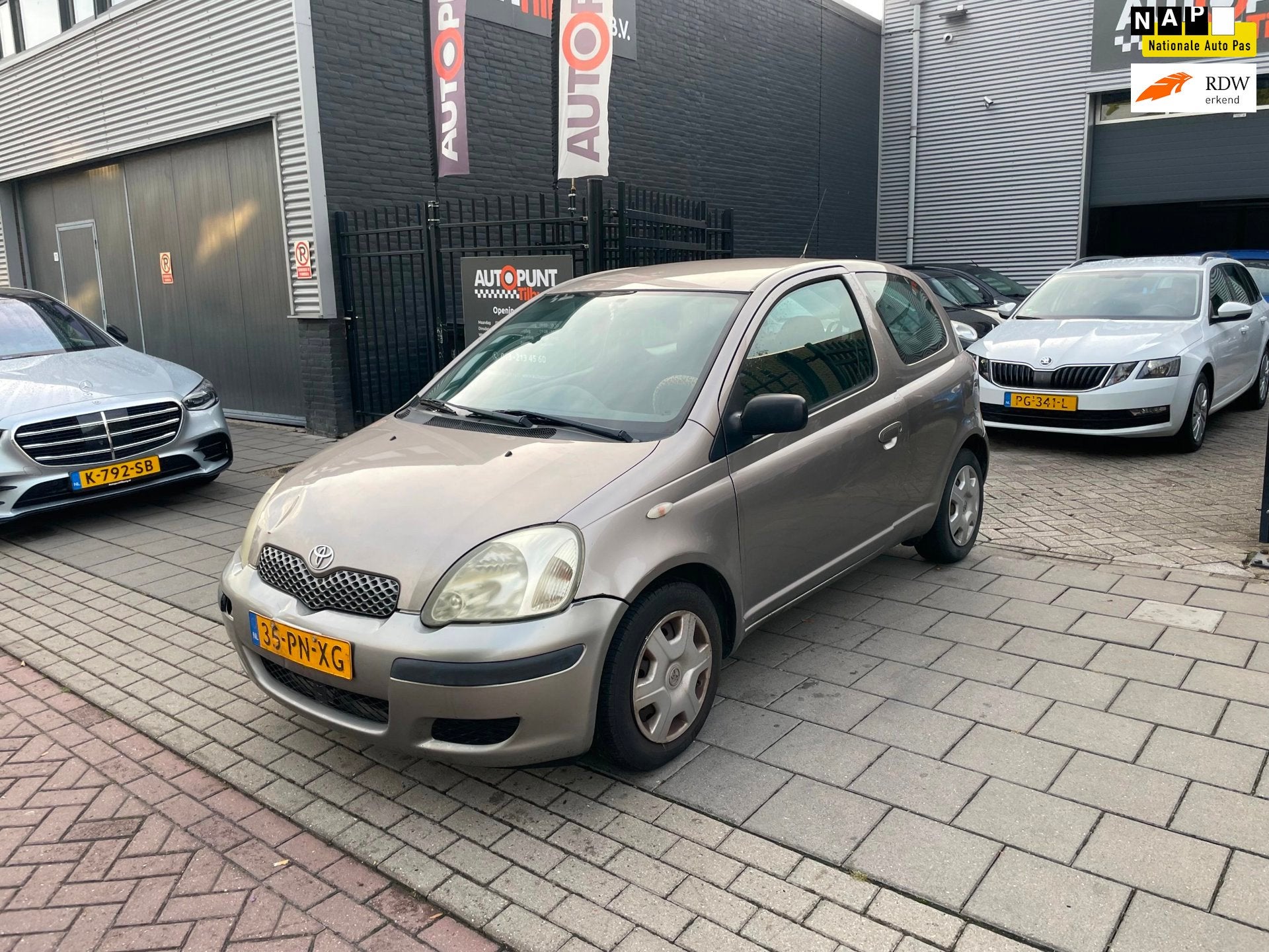 Toyota Yaris 1.3 VVT-i Idols Trekhaak Airco NAP APK, Voorwielaandrijving, Gebruikt, 31 €/maand, 4 cilinders