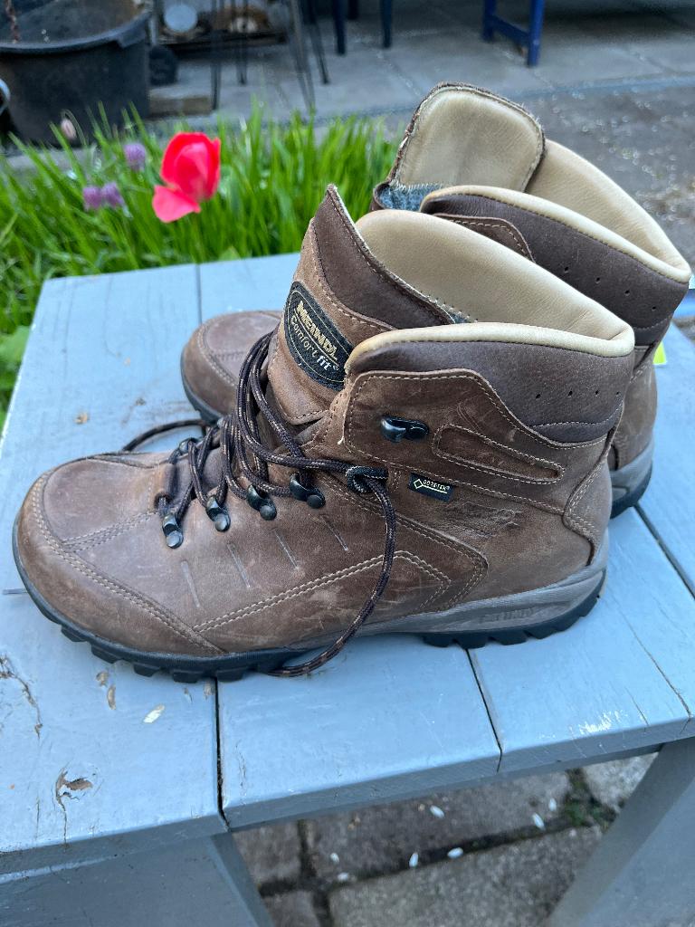 Meindl mt 43, Sport en Fitness, Bergsport en Wandelen, Ophalen of Verzenden, Nieuw, Schoenen