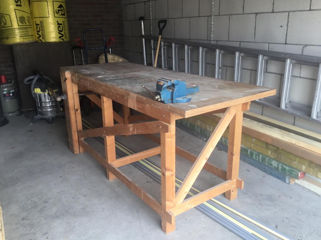 Robuuste houten werkbank met bankschroef, Doe-het-zelf en Verbouw, Werkbanken, Ophalen, Gebruikt, 170 cm of meer, Bankschroef