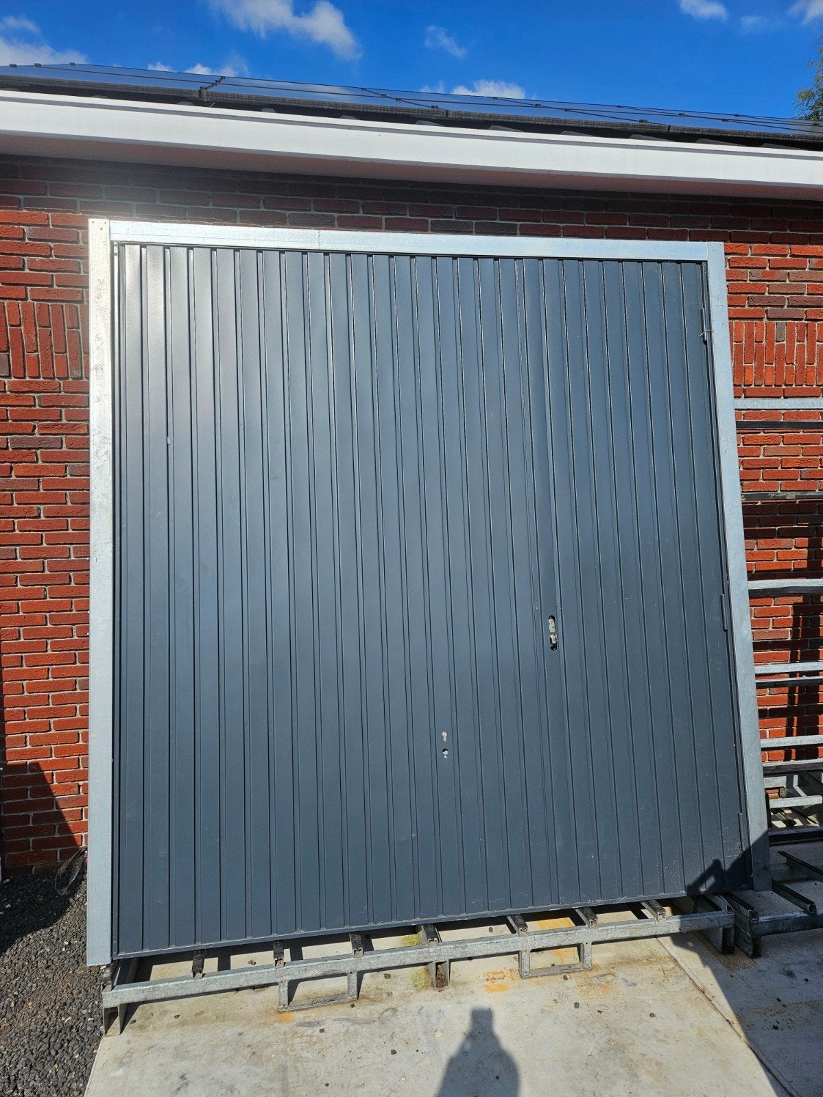 Nieuwe kanteldeur - Garagedeur RAL 7016 2375x2500, Doe-het-zelf en Verbouw, Deuren en Horren, Ophalen, 120 cm of meer, 215 cm of meer