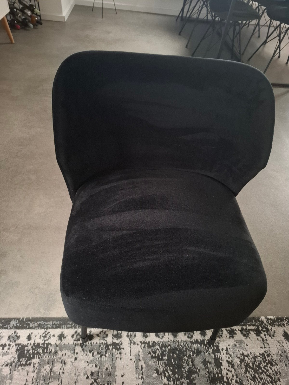 Zwarte stoel, Ophalen