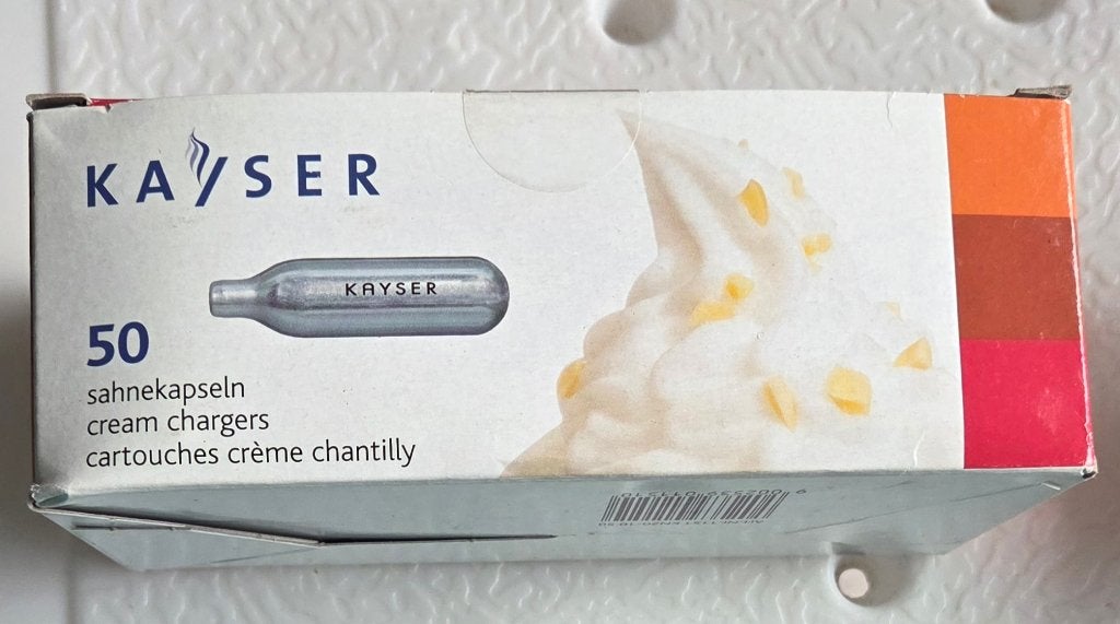 Doos 50 Kayser slagroompatronen + 18 andere. Dus 68 tota, Huis en Inrichting, Keuken | Keukenbenodigdheden, Overige typen, Ophalen of Verzenden
