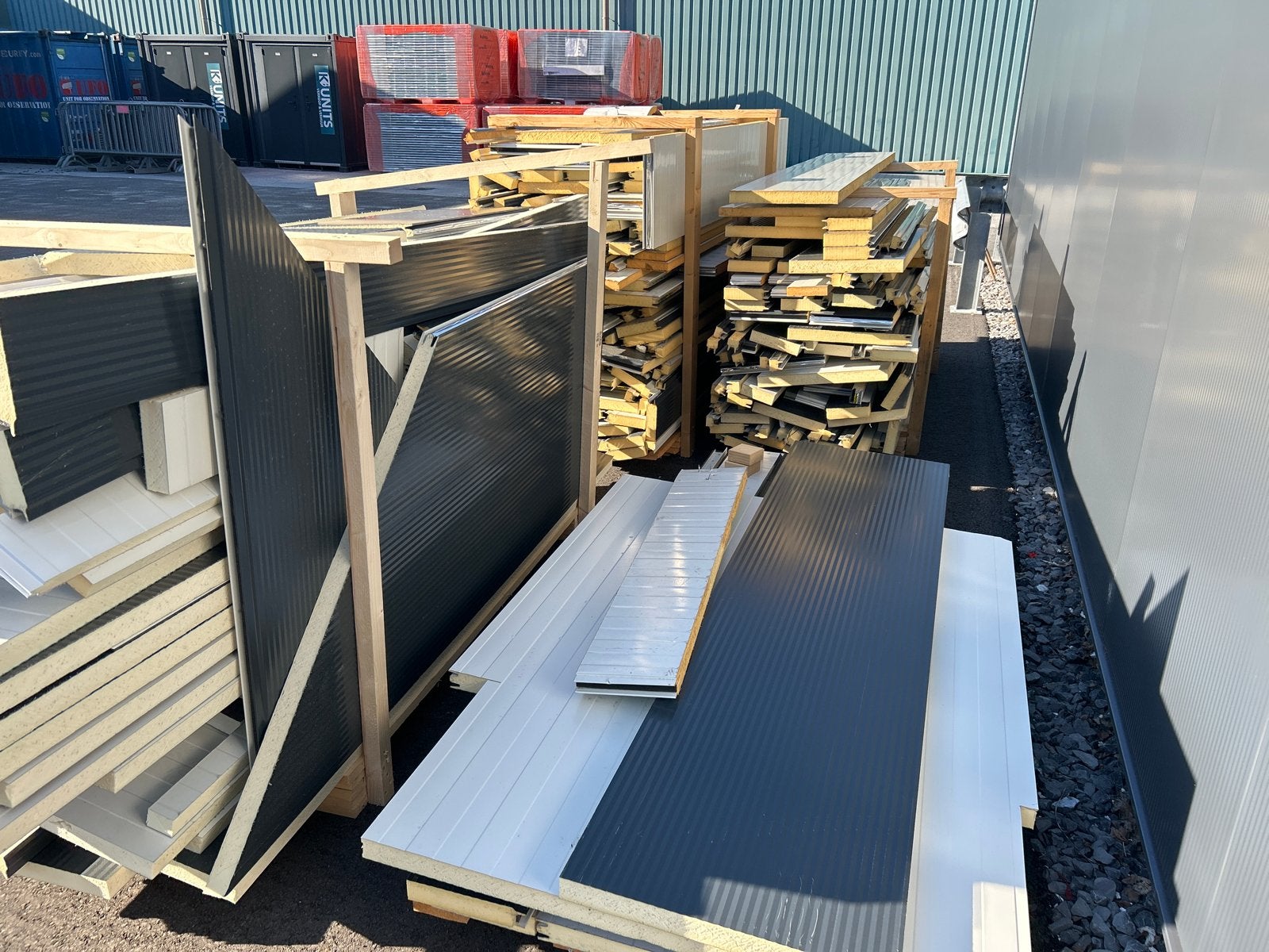 Gratis: 4 pallets sandwichpanelen voor isolatie, Ophalen, Overige materialen, Gebruikt, 15 m² of meer