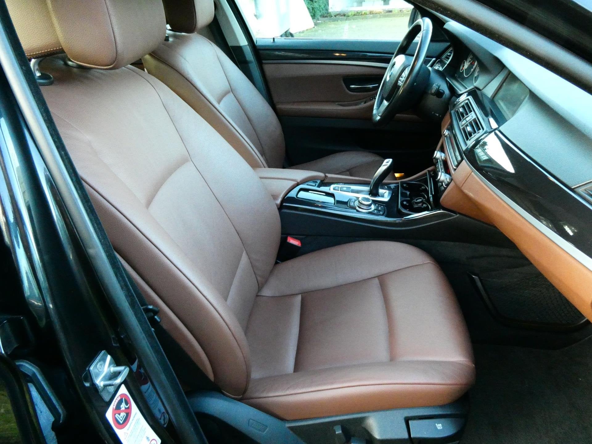 BMW 5-serie Touring 523i Exe 204pk Automaat 1e eig. Clima Le, Auto's, Euro 5, Achterwielaandrijving, Gebruikt, 2000 kg