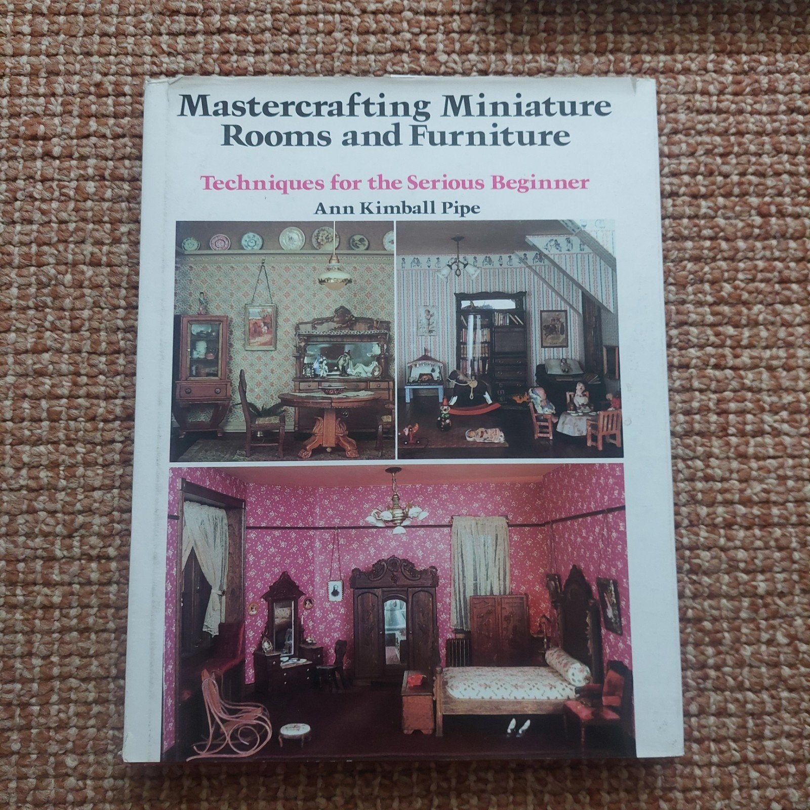 oud boek over poppenhuizen inrichten, Ophalen of Verzenden