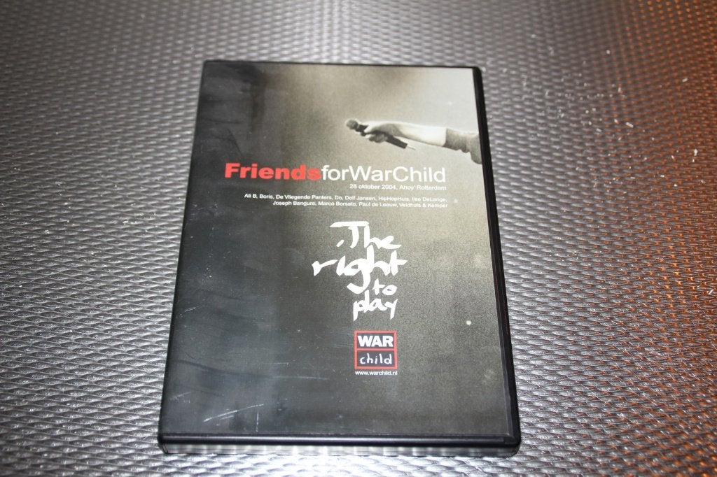 friends for war child-the right to play, Alle leeftijden, Ophalen of Verzenden, Gebruikt
