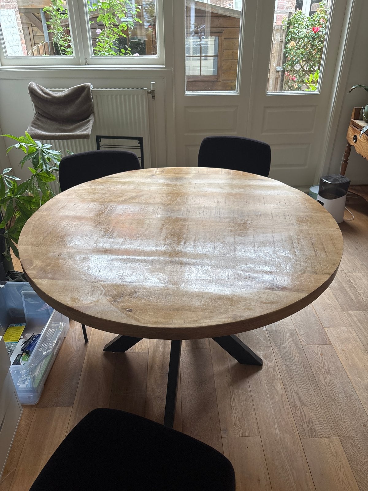 Ronde mangohouten eettafel - Zo goed als nieuw, Huis en Inrichting, 100 tot 150 cm, Rond, Ophalen of Verzenden, Zo goed als nieuw