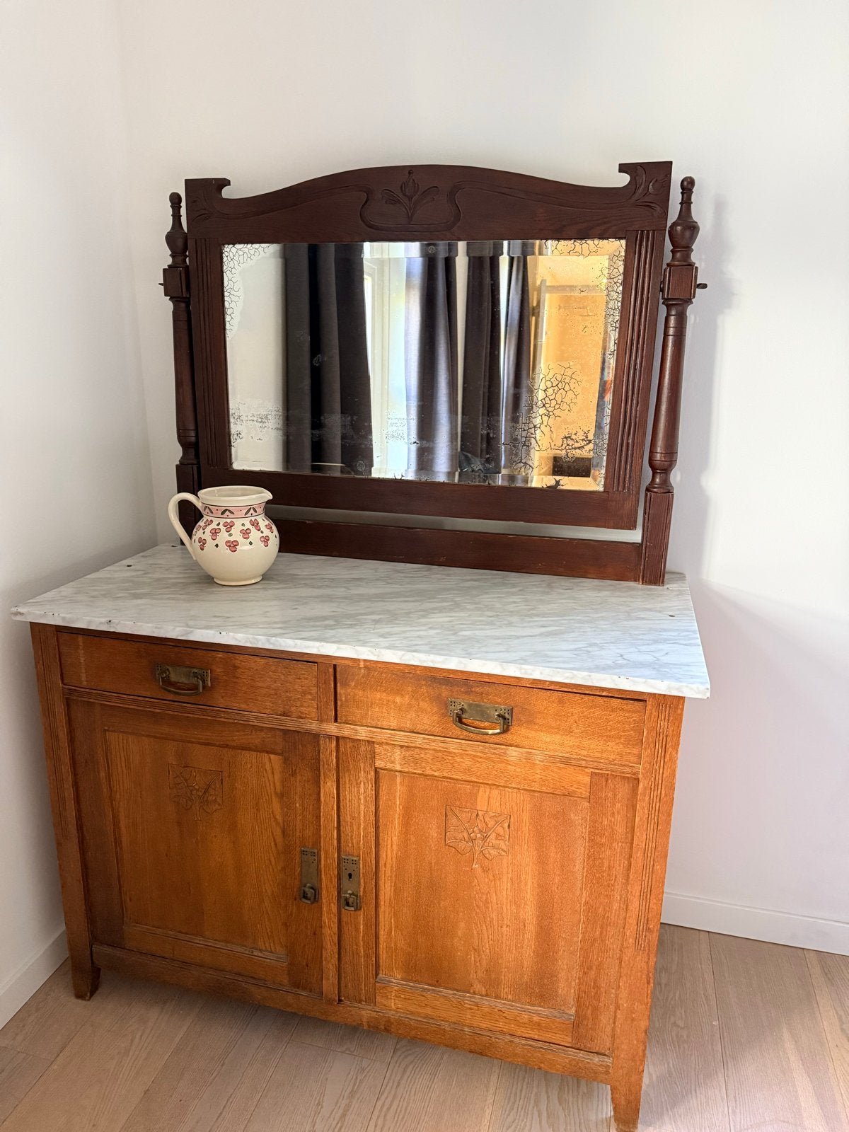Antiek dressoir met marmeren blad en spiegel, Ophalen