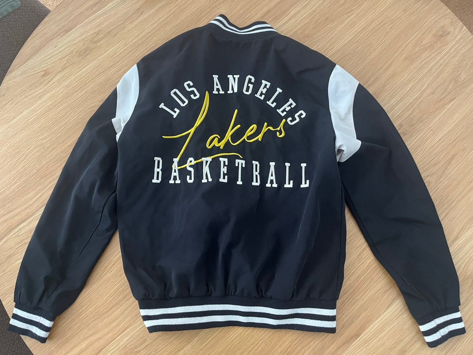 Lakers NBA basketball jacket size S, Ophalen of Verzenden, Zo goed als nieuw, Zwart