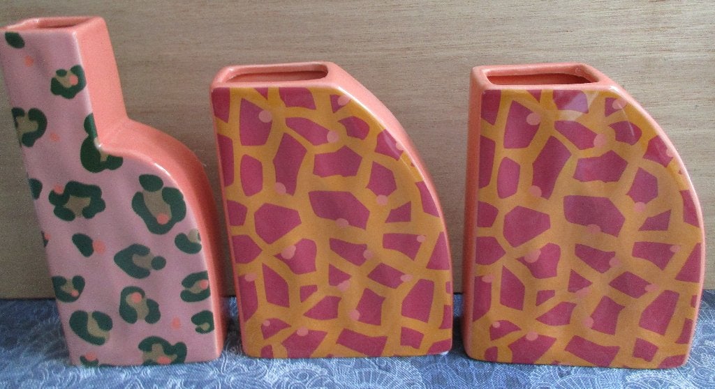 3 nieuwe vazen: vaas panter - roze / Vaas giraf - oranje -, Ophalen of Verzenden, Nieuw, Meerkleurig, Steen/keramiek