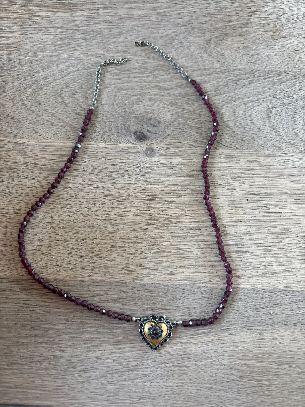 Elegante ketting met granaat kralen en hart hanger, Gebruikt, Ophalen of Verzenden, Rood, Overige materialen