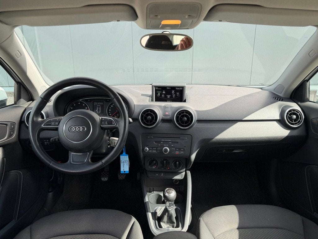 Audi A1 Sportback 1.2 TFSI Attraction Pro Line | CRUISE | MM, Auto's, Audi, Voorwielaandrijving, Euro 5, Zwart, 4 cilinders