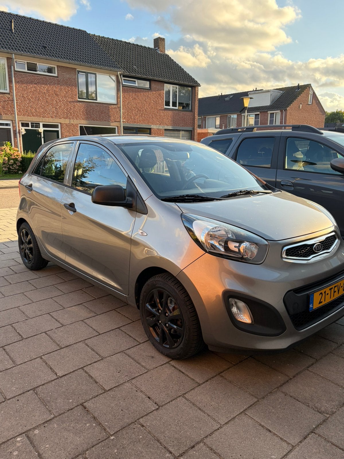 Kia Picanto 1.2 Cvvt 5-DRS 2012 Grijs, Voorwielaandrijving, Zwart, 4 cilinders, 400 kg