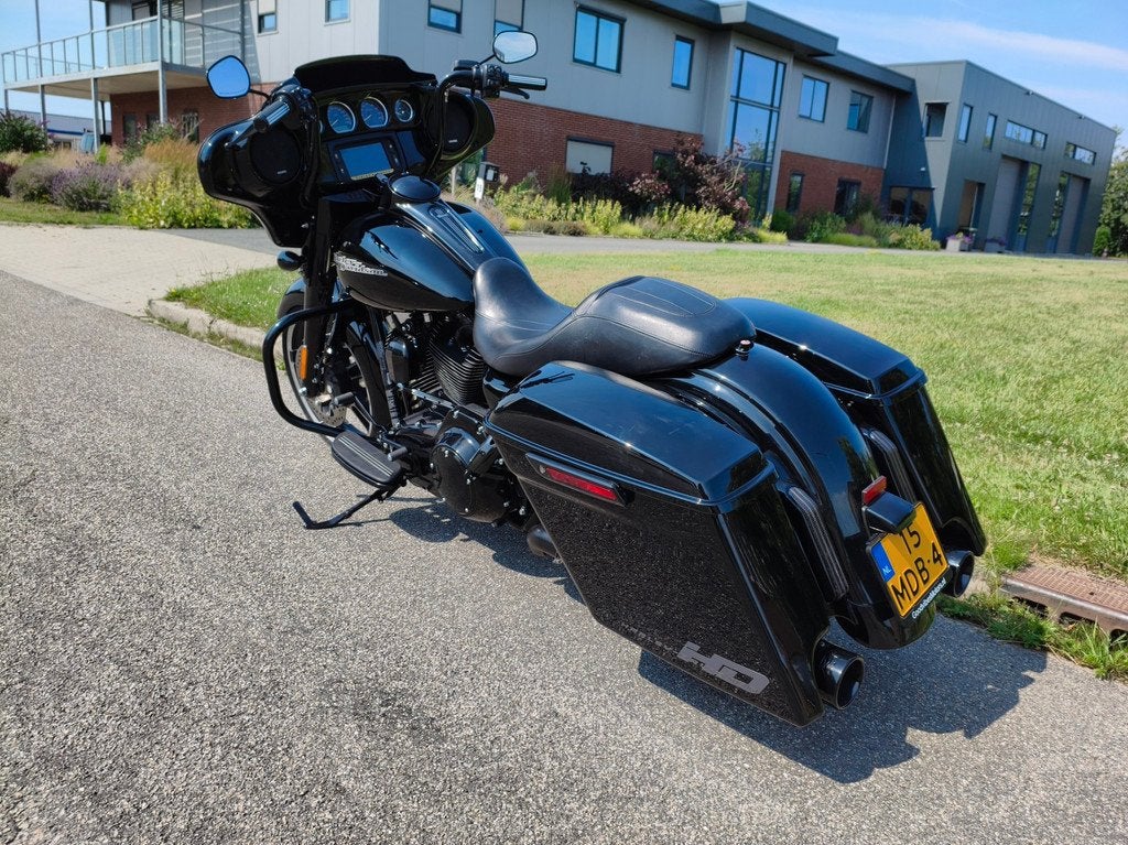 Harley Davidson FLHXS 2015 Blacked out bagger, Motoren, 1688 cc, Bedrijf, Cruise Control, Meer dan 35 kW