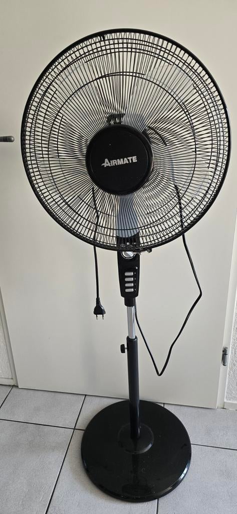Airmate ventilator zo goed als nieuw, Witgoed en Apparatuur, Ventilatoren, Ophalen, Zo goed als nieuw, Statiefventilator