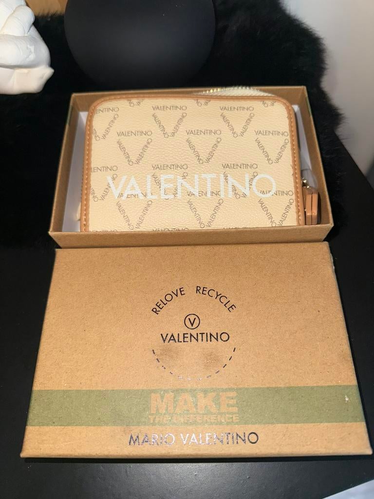 Valentino beursje, Ophalen of Verzenden, Zo goed als nieuw, Beige