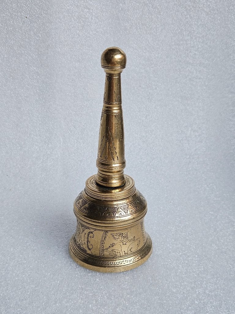 Indonesische antieke Tafelbel met Wayang decoratie, Ophalen of Verzenden, Koper