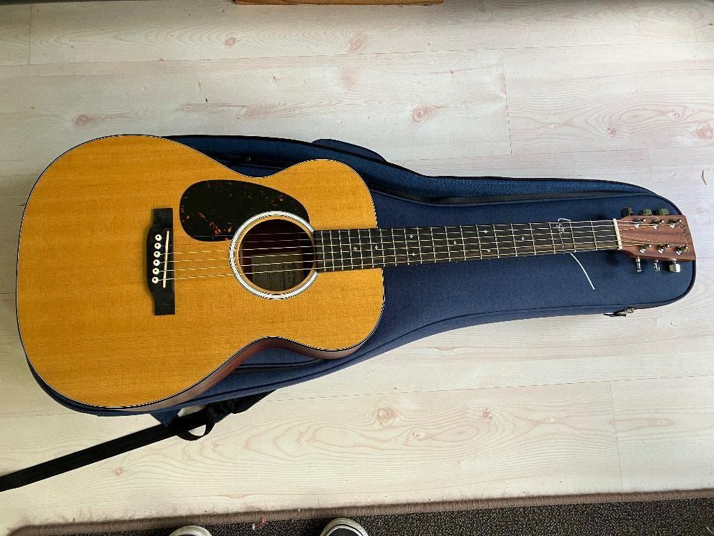 Linkshandige Martin 000JR-10E Shawn Mendes, Muziek en Instrumenten, Instrumenten | Onderdelen, Ophalen, Gebruikt, Akoestische gitaar