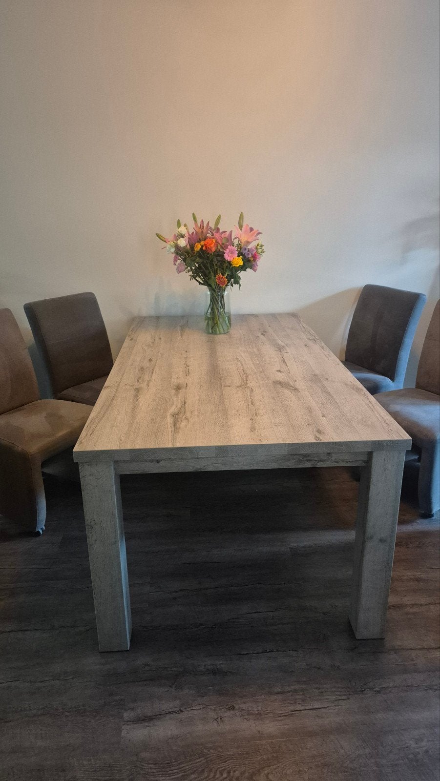 Eettafel (Excalibur Oak) met 6 Valentino stoelen, Ophalen, Zo goed als nieuw