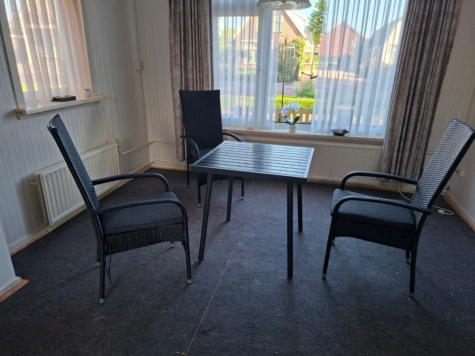 Tuinset 3 stoelen + tafel zgan, Ophalen, Zo goed als nieuw, Kunststof