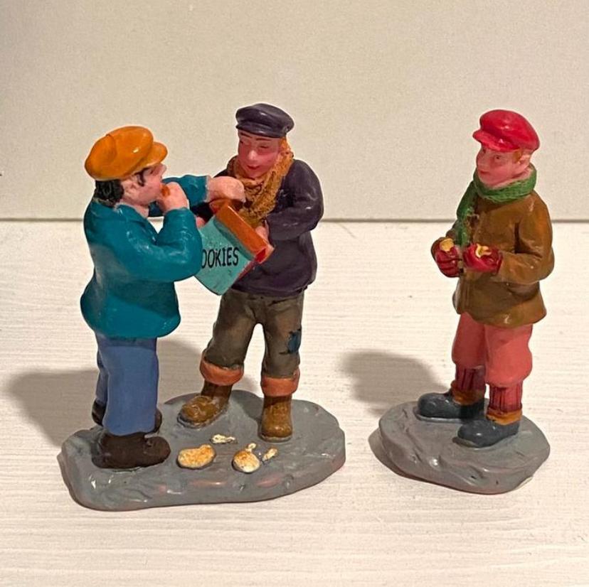 Lemax Kids Finishing Christmas Cookies (62281), Diversen, Verzenden